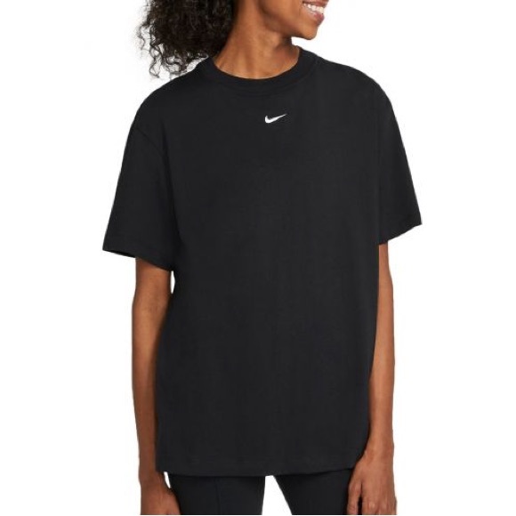 Women’s Nike TShirt - Picture 1 of 2